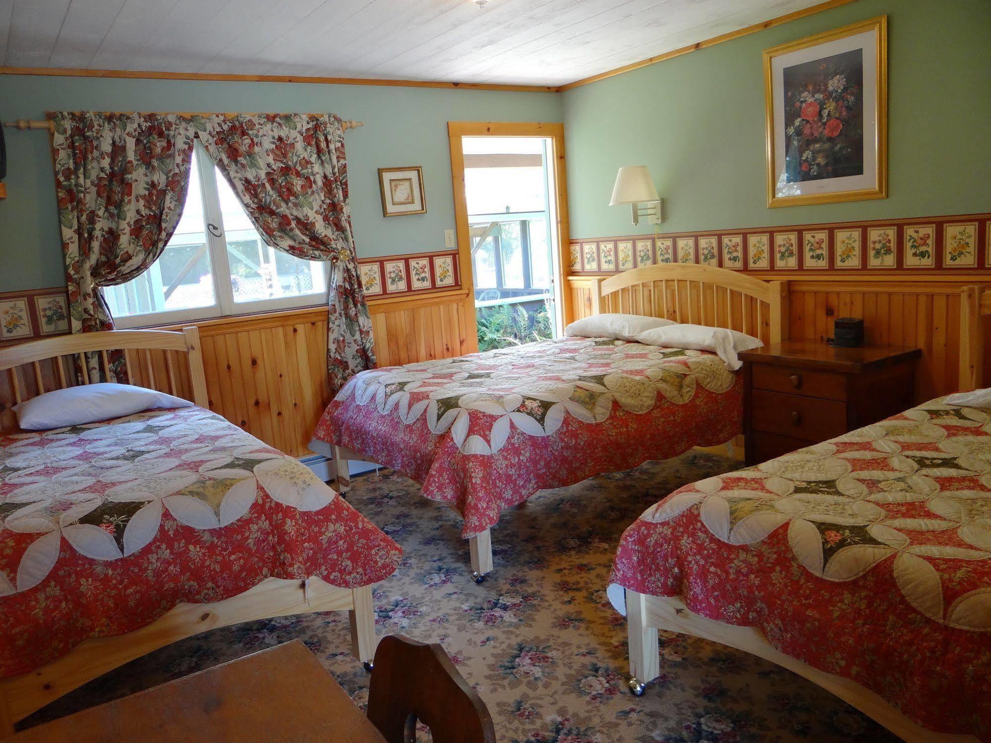 Blue Gentian Lodge At Magic Mountain Лондондеррі Екстер'єр фото