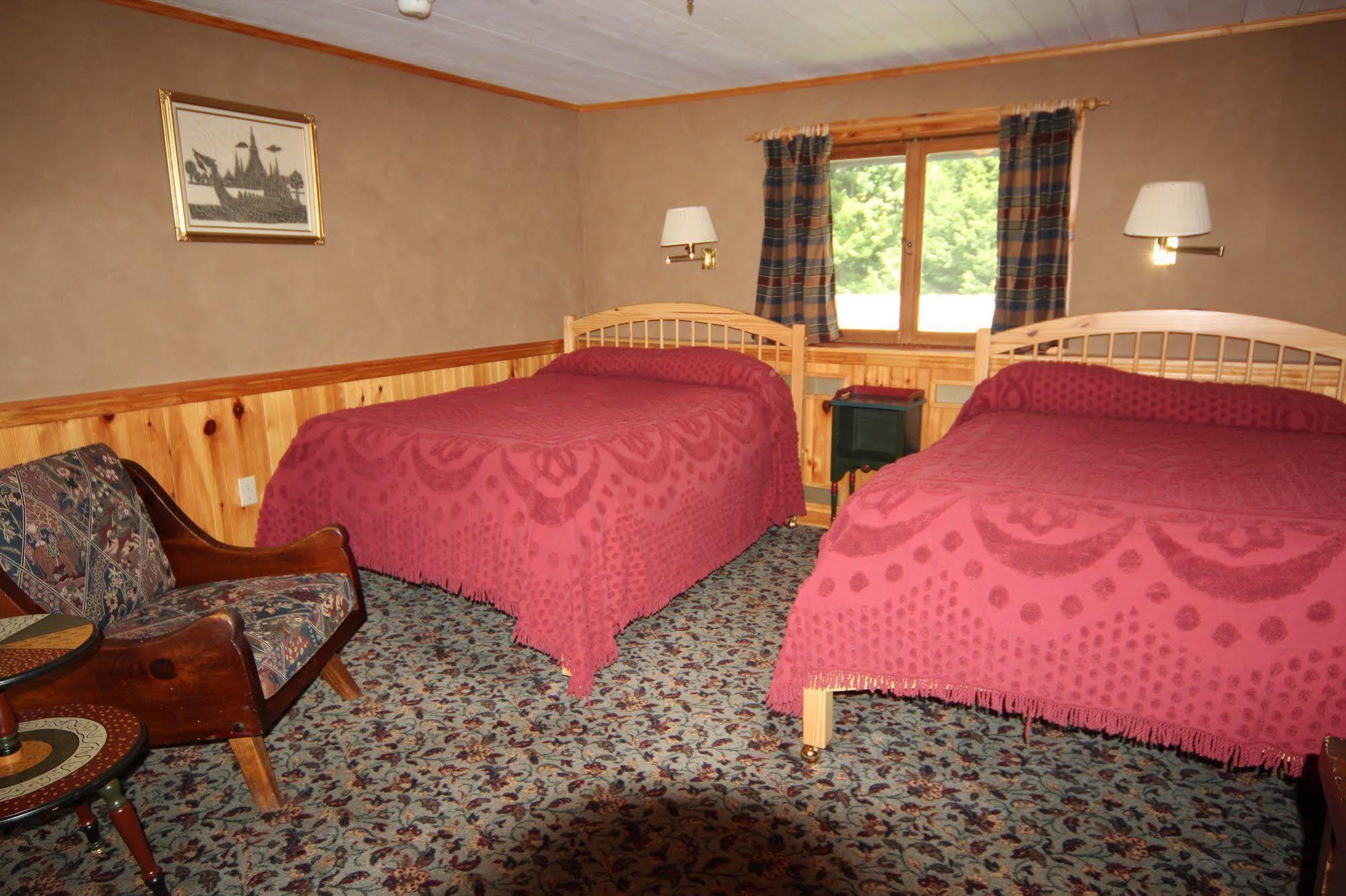 Blue Gentian Lodge At Magic Mountain Лондондеррі Екстер'єр фото